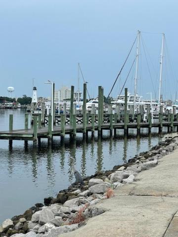 Feels Like Home Escape, 1/2 Mile To Beach Gulfport Exteriör bild